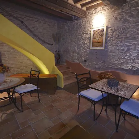 La Casa Dei Papi Bed & Breakfast Fabriano